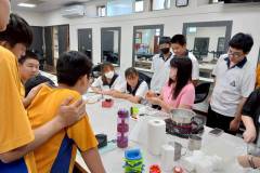 LINE_ALBUM_1141009化工職群_251104_1